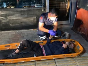 Bakırköy’de Korkutan Yangın: Evde Mahsur Kalan 2 Kişiyi İtfaiye Ekipleri Kurtardı