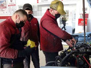 Mesleki Eğitim Programı İle Hem İş Öğreniyor Hem De Diploma Alıyorlar