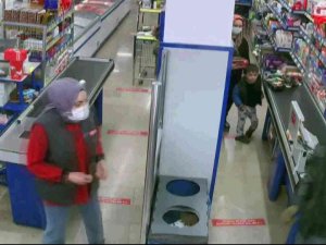 Bıçakla Kasiyeri Tehdit Edip Kasadaki 525 Lirayı Gasp Etti