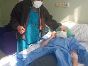 Baş Ağrısı Şikayetiyle Hastaneye Gitti Burnundan Taş Çıktı