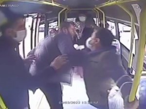 Tuzla’da Minibüs Şoförüne "Aşırı Hız Yaptın" Dayağı Kamerada