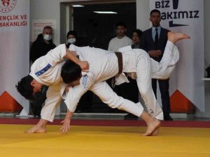 Manisa Gençler Judo İ̇l Birinciliği Yapıldı