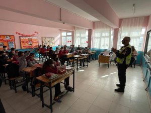 Öğrencilere Trafik Eğitimi Verildi