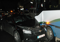 Rize’deki Kazada Otomobil Sürücüsü Ölümden Döndü