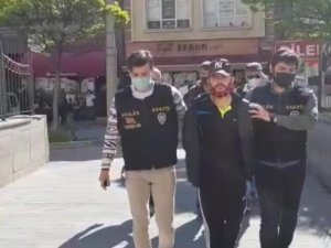 Aynı Apartmanda Karşılaştığı Husumetlisini Öldüren Zanlı 25 Yıl Hapis Cezasına Çarptırıldı