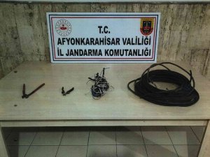 Çaldıkları Kabloları Hurdacıya Satamadan Yakalandılar