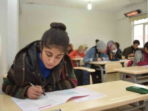 Siverek’te Öğrencilere Deneme Sınavı Desteği