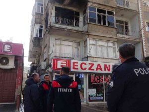 4 Katlı Binadan Yükselen Alevler Korkuttu