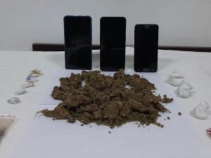 Evden 2 Kilo Esrar Çıktı: 7 Gözaltı