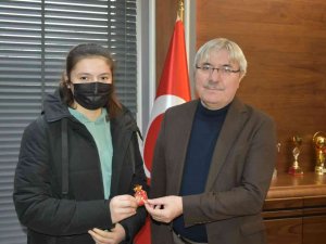 İ̇vrindi Belediyesi’nden "Resimlerde İ̇vrindi" Yarışmasında Dereceye Girenlere Ödül