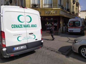Polis Memuru Otel Odasında Ölü Bulundu