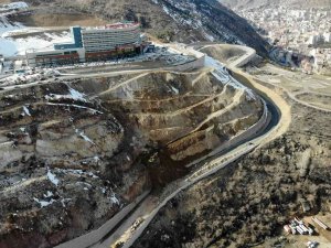 Yeni Gümüşhane Devlet Hastanesi Yoluna Neşter Vuruldu