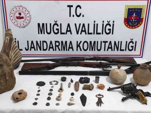 Antika Tabanca Ve Tüfek Ele Geçirildi