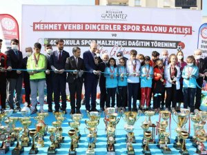 Mehmet Vehbi Dinçerler Spor Salonu’nun Resmi Açılışı Yapıldı
