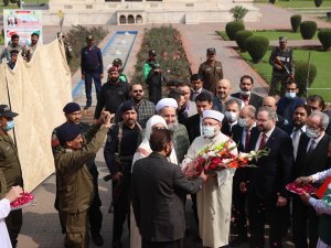 Diyanet İ̇şleri Başkanı Erbaş, Tarihi Badşahi Camii’nde Pakistanlı Müslümanlara Hitap Etti