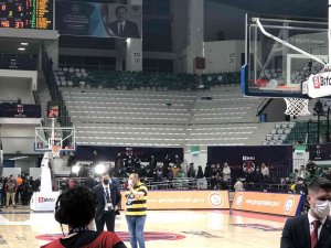 Fenerbahçe Beko - Galatasaray Nef Derbisinde Maç Durdu