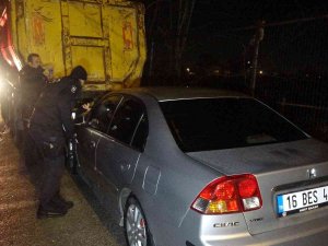 Otomobilde Çakmak Gazı Bomba Gibi Patladı : 2 Yaralı