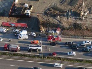 Ataşehir E-5’te Freni Tutmayan Midibüs Ortalığı Savaş Alanı Çevirdi: 3 Yaralı