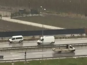 Çevre Yolunda Orta Şeritte Yürüdü, Tehlike Saçtı