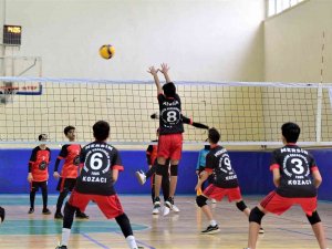 Osmaniye’de Okul Sporları Voleybol Yarı Final Müsabakaları Başladı