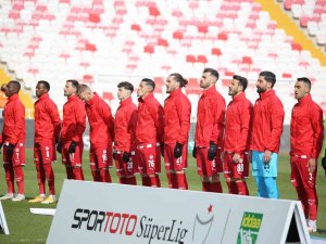 Sivasspor’da Fatih Karagümrük Maçı Öncesi 4 Eksik Bulunuyor