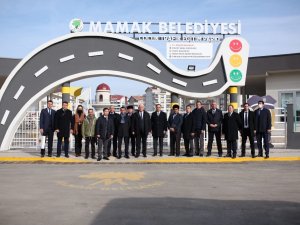 Özbekistan Emniyet Genel Müdürlüğü Çalışanları, Trafik Eğitim Parkını Ziyaret Etti