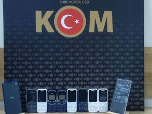 Siirt’te 3 İş Yerinde Yapılan Aramada Kaçak Telefon Ele Geçirildi