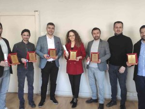 Gediz Altınkent Ortaokulu Personelinin Yüzde 80’i Artık “Yüksek Lisans” Mezunu