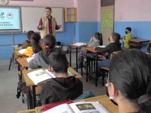 ’Tarımda Minik Eller’ Projesinde Uygulamalı Ders Başladı