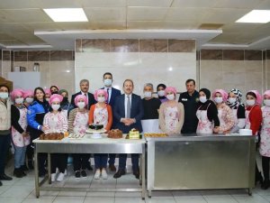 Vali Pehlivan, Cizre’de Pasta Yapımı Ve Sunumu Kursiyerleriyle Bir Araya Geldi