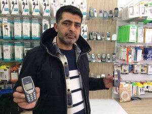 Eski Telefonlardan Koleksiyon Yaptı