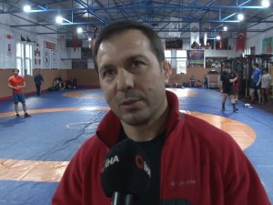 Türkiye Güreş Federasyonu Başkanı Eroğlu, Genç Sporculara Gözü Gibi Bakıyor