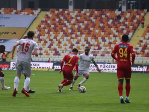 Süper Toto Süper Lig: Yeni Malatyaspor: 0 - Antalyaspor: 1 (İ̇lk Yarı)