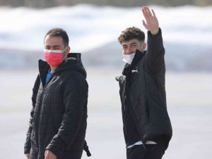 Sivasspor Kafilesi İ̇stanbul’a Geldi
