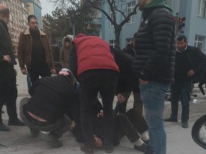 Otomobil İle Motosiklet Çarpıştı: 1 Yaralı