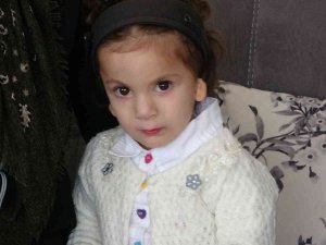 Kulak Kepçesi Olmadan Doğan Minik Zeynep Duyabilmek İstiyor