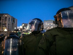 Kanada’da Polis Parlamento Önünde Kontrolü Sağladı