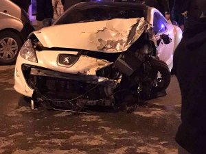 7 Araca Çarpan Alkollü Sürücü Ortalığı Savaş Alanına Çevirdi