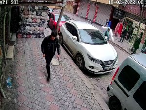 Zeytinburnu’nda Hırsızlar Tekstil Mağazalarına Dadandı