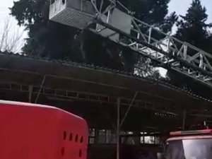 Eğitim Sırasında Merdivenden Düşen İtfaiye Eri Ağır Yaralandı