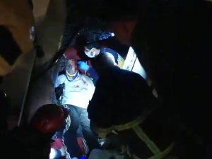Mardin’de Tır Devrildi: 1 Yaralı