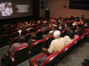 Önce Film İzlediler Sonra Yönetmenle Söyleştiler