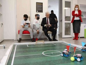 Çocuklar Nilüfer’de Teknolojiyi Öğreniyor