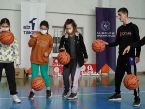 ’Biz Bir Takımız’ Projesi Manisa’da Devam Ediyor