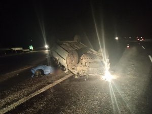 Bariyerlere Çarpan Otomobil Takla Attı: 1 Ölü, 5 Yaralı