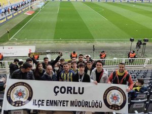 Çorlulu Çocuklar Fenerbahçe - Hatayspor Maçını Tribünden İzledi