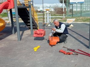Akdeniz’de Parklara Bahar Bakımı