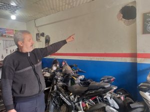 Duvarını Deldikleri Motosiklet Tamircisini Soydular