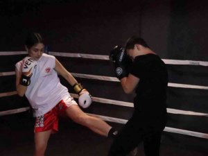 Kick Boksçu Genç Kızın Hedefi Türkiye’yi Temsil Etmek