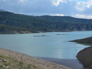Korkuteli’de Karlar Eriyor, Sulama Suyu Barajının Seviyesi Yükseliyor